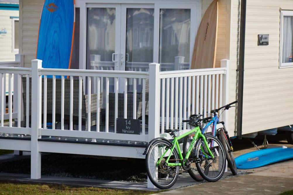 Nirvana Coastal Retreat Holiday Home Cayton Buitenkant foto