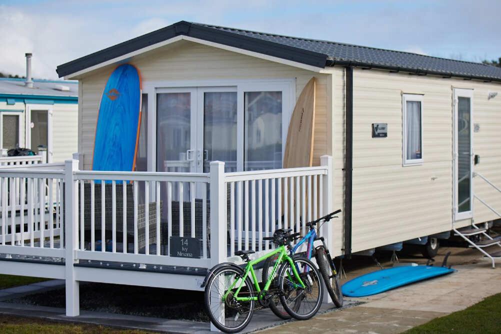 Nirvana Coastal Retreat Holiday Home Cayton Buitenkant foto